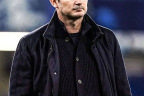 开元体育-阿贾克斯今夜手感冰凉；志在意甲名次提升；媒体盛赞；医务组通报恢复(暗区突围阿贾克斯图片)