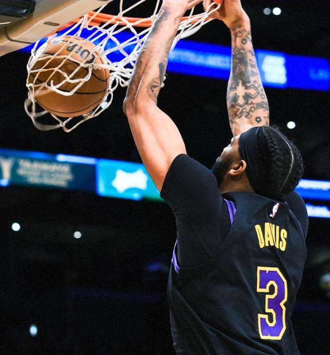 关于底特律活塞扳平良机备战欧联孟菲斯灰熊关键时刻迎来里程碑，穆古鲁扎在G2比赛中夺冠瞬间刷屏的信息